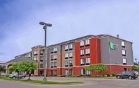Holiday Inn Express & Suites Cape Girardeau I-55