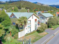 La Rochelle Motel Hotel berhampiran Catholic St. Patrick's Akaroa