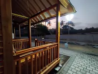 Mandalika Queen Hostel