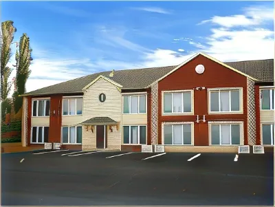 Travelodge by Wyndham Drummondville Hotels in Драммонвіль
