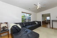 Harbor Delight on the Bay - Private Sandy Beach! 4 Bedroom Home by RedAwning Hotels in Norfolk