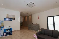 Redliving Apartemen Sayana  Hazelnut Property Tower Cha Hotel a Tarumajaya