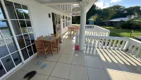 Emerald Luxe Suites Hotels in Isla del Maiz Pequena