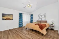 New Listing University Pastoral Hotels near Applegate park - Rotary Scout Hut