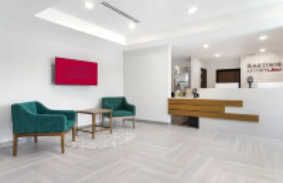 HomeTowne Studios Tampa - Airport