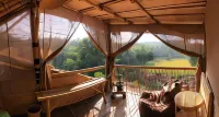 Bamboo & B Hotel di Licin