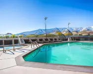 Quality Inn Lone Pine Near Mount Whitney - Pool