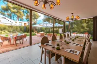 Hotel Spa & Restaurant Cantemerle Hotels in Vence