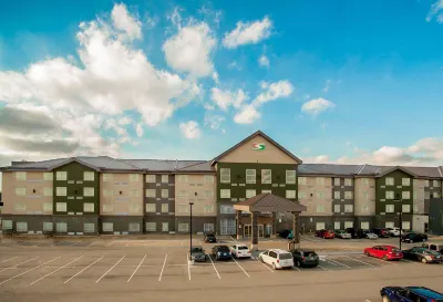 Sandman Hotel Oakville Hotel dekat Maple Grove Arena