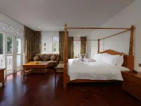 Lanna Inthan Hotel & Resort