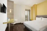 Amaris Hotel Bengkulu Hotels near Thomas Parr Monument