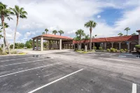 Motel 6 Spring Hill, FL - Weeki Wachee - parking