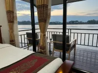 Riverside Chiangkhan Resort