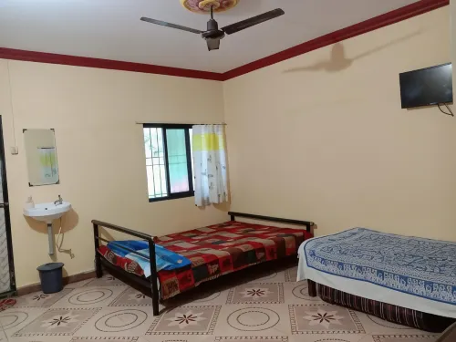 Ballaleshwar Cottage - de playa