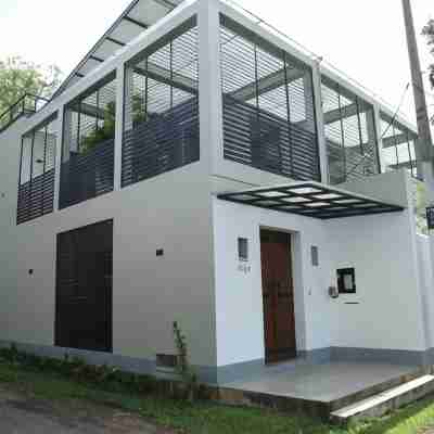 Jays Guest Diyatha Waterfront Hotel Exterior