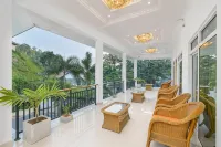 هوتل ترافلرز نيست