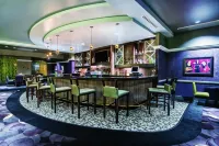La Quinta Inn & Suites by Wyndham San Antonio Riverwalk - Baarit