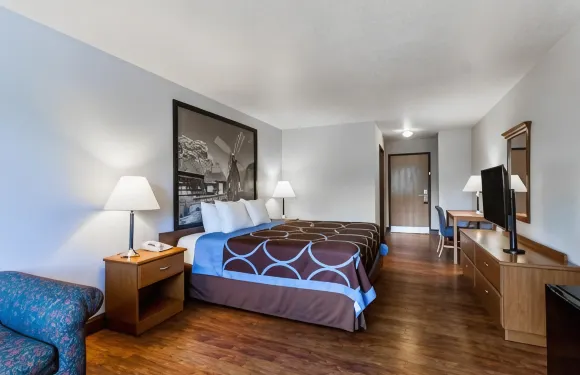 科布斯基爾温德姆速8酒店