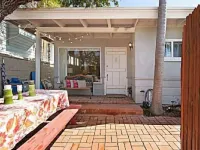 Surfside Cottage - 200 ft from the Sand