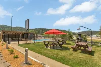 Lantern Inn Hotels in West Pennington