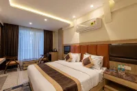 The Seasons Dalhousie - Best Valley View & Mountain View AC Hotel in Dalhousie - parking