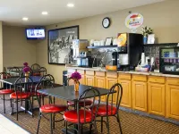 阿德里安速8酒店 萊納維縣酒店