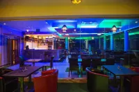 Tiffany Diamond Hotels Ltd - Makunganya Các khách sạn ở Dar Es Salaam