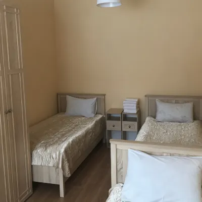 Kayut-Kompaniya Apart Hotel Hotel dekat Stadion Sputnik