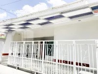 Oma Uti Syariah Mitra RedDoorz Near Stasiun Lempuyangan Hotels in Bausasran