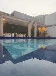 Ritz Plaza - Rooftop Pools