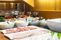 Hotel am Schlosspark , Wiesbaden - breakfast