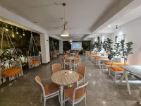 Embassy Suites โรงแรมใกล้ไอเอสบี