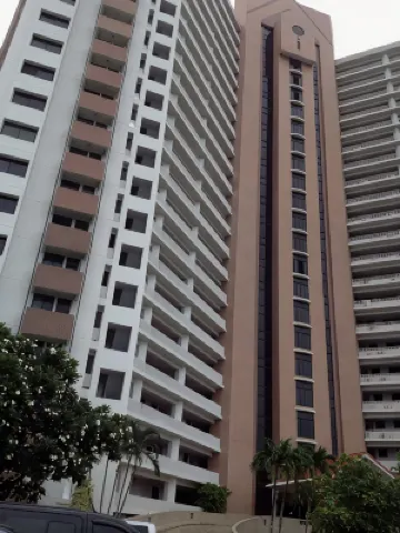 โรงแรมเพชรชะอำ พลาซ่า แอนด์ รีสอร์ท โรงแรมใกล้วัดไตรรัตน์เจริญผล (วัดร่องระกำ)