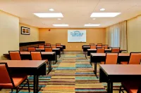Fairfield Raleigh Crabtree Valley Hotels in Meredith