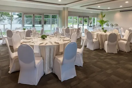 Marriott Executive Apartments Panama City, Finisterre Отели рядом со станцией Panama Canal Railway Station