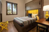 Moxy Santa Barbara Hotels in Santa Barbara