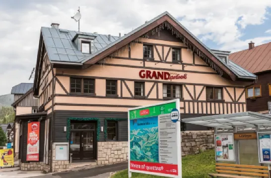 格蘭德公寓酒店 酒店