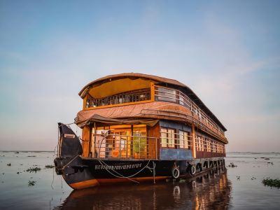 Venice Premium Houseboats Alleppey