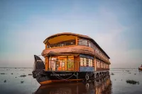 Venice Premium Houseboats Alleppey - พร้อมอาหารเช้า