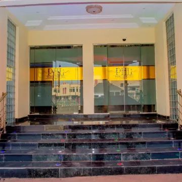 De Peace Hotel and Suites