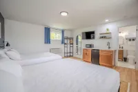 The Inn at Shady Pines Hotels in Moran Township