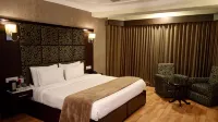 Hotel Pacific Hotels in Karapura