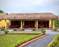 Mango Home Riverside Hotels near Cây di sản CÂY BẠCH MAI