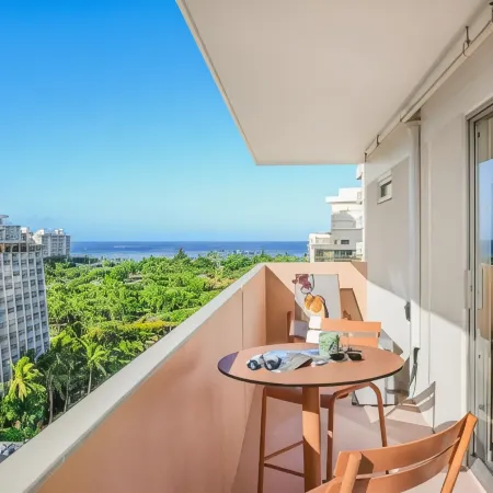 The Ambassador Hotel of Waikiki, Tapestry Collection by Hilton