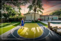 Resort Retreat: Heated Pool, BBQ & Sports Court