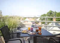 Mill Street Inn Hotels in Newport