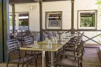 브릿 호텔 콩포트 마노스크 카다라슈