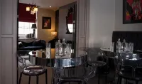 Square Townhouse - breakfast