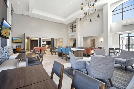 Holiday Inn Express Boone Отели рядом с достопримечательностью «Аппалачский государственный университет»