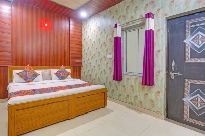 FabHotel Yadhuvanshi Dhaam - 900m from Prem Mandir and Iskcon Temple Các khách sạn gần Govinda Dev ji